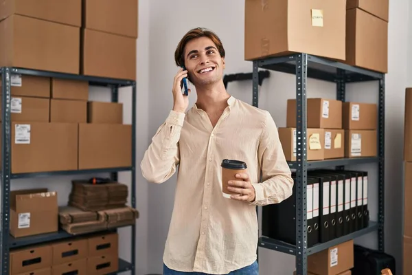 Young Caucasian Man Ecommerce Business Worker Talking Smartphone Drinking Coffee — Stockfoto