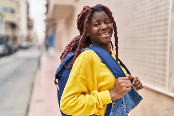 African American Woman Student Smiling Confident Wearing Backpack Street — ストック写真