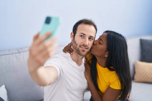 Man Woman Interracial Couple Making Selfie Smartphone Home — Foto de Stock