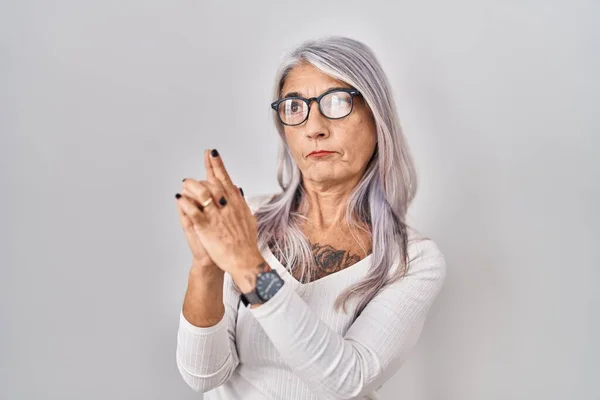 Middle Age Woman Grey Hair Standing White Background Holding Symbolic — Stock Photo, Image