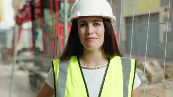 Young Beautiful Hispanic Woman Architect Smiling Confident Standing Street — Stockvideo