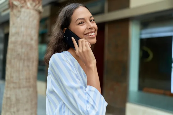 Young African American Woman Smiling Confident Talking Smartphone Coffee Shop — Stockfoto