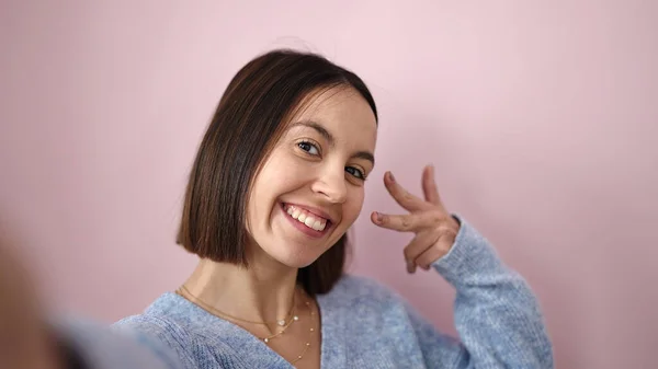 Young Beautiful Hispanic Woman Smiling Confident Make Selfie Camera Isolated — ストック写真