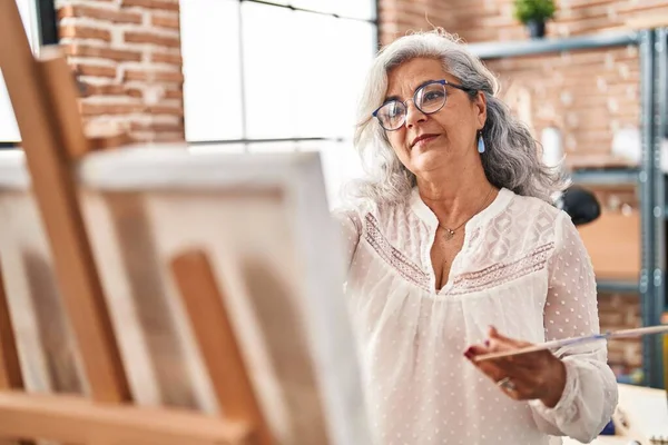 Middle Age Woman Artist Smiling Confident Drawing Art Studio — Stock Photo, Image