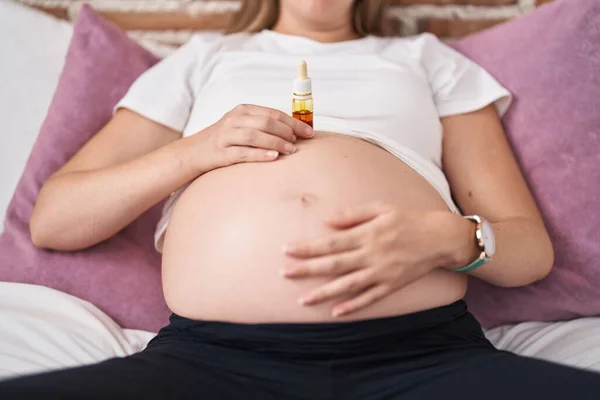 Young Pregnant Woman Lying Bed Holding Skin Treatment Bottle Street — Stock Photo, Image
