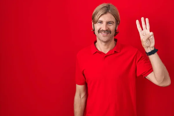 Caucasian Man Mustache Standing Red Background Showing Pointing Fingers Number — Stock Photo, Image