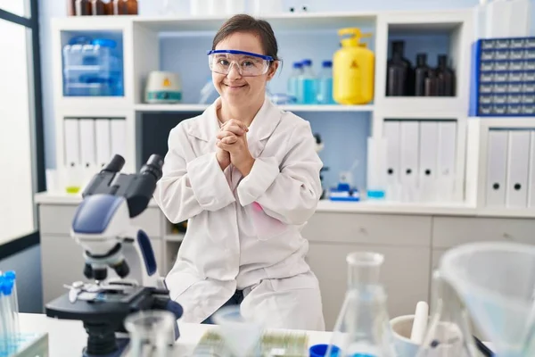 Hispanic Girl Syndrome Working Scientist Laboratory Hands Together Fingers Crossed — Stock Photo, Image