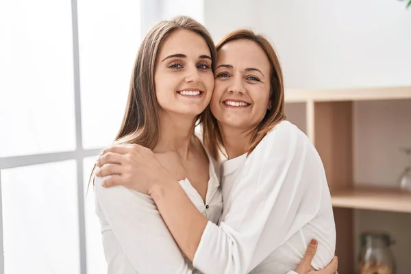 Two Women Mother Daughter Hugging Each Other Home — Stockfoto