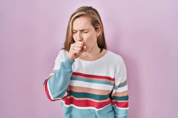 Young Blonde Woman Standing Pink Background Feeling Unwell Coughing Symptom — Foto de Stock