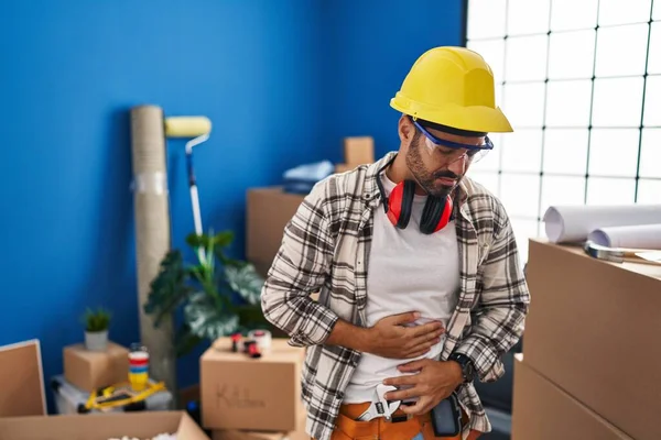 Junger Hispanischer Mann Mit Bart Arbeitet Hause Renovierung Mit Der — Stockfoto