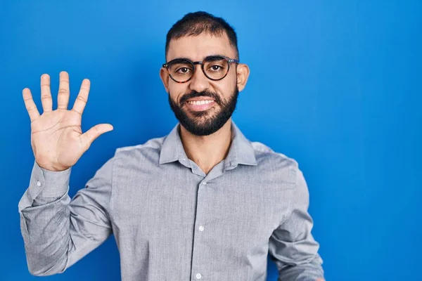 Middle East Man Beard Standing Blue Background Showing Pointing Fingers — Stock Photo, Image