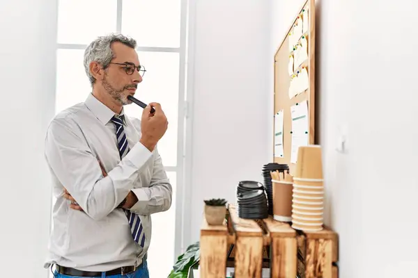 Middle Age Grey Haired Man Business Worker Reading Cork Board — Stock Photo, Image