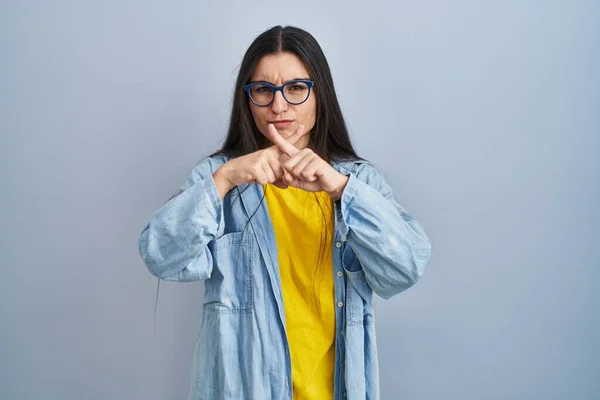 Young Hispanic Woman Standing Blue Background Rejection Expression Crossing Fingers — Stock Photo, Image
