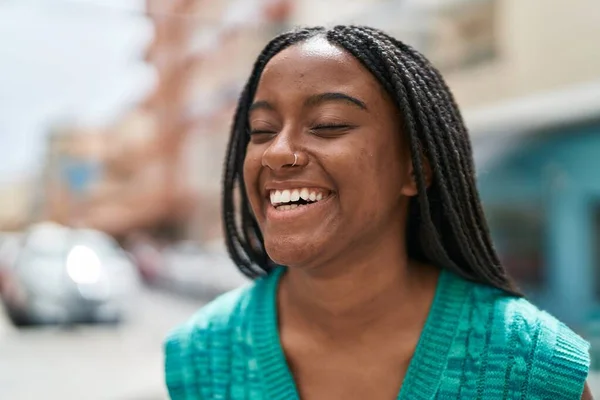 African American Woman Smiling Confident Looking Side Street — Stock Photo, Image