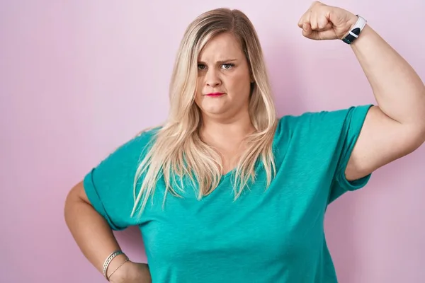 Caucasian Size Woman Standing Pink Background Strong Person Showing Arm — Stock Photo, Image