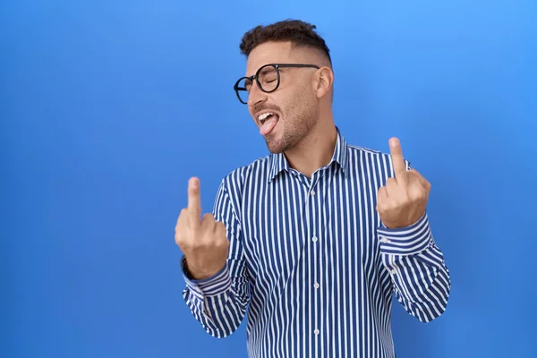 Hispanic Man Beard Wearing Glasses Showing Middle Finger Doing Fuck — 스톡 사진