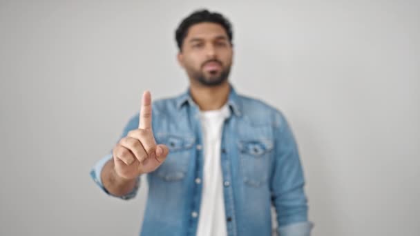 Afro Amerikaanse Man Zegt Nee Met Vinger Geïsoleerde Witte Achtergrond — Stockvideo