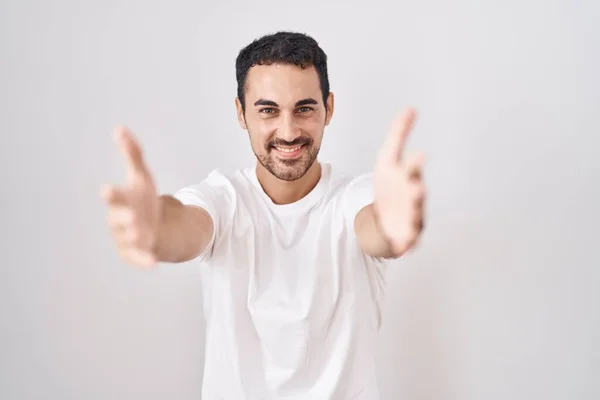 Handsome Hispanic Man Standing White Background Looking Camera Smiling Open — Stock Photo, Image