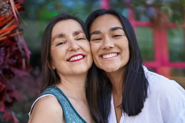 Two Women Mother Daughter Smiling Confident Standing Together Street —  Fotos de Stock