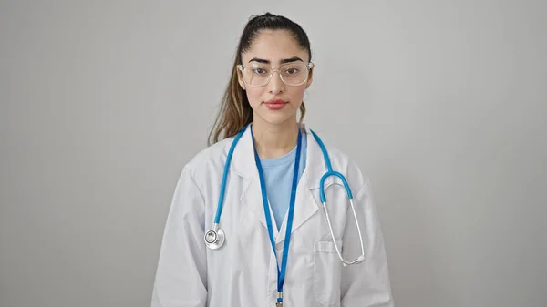 Young Beautiful Hispanic Woman Doctor Standing Serious Expression Isolated White — Stock Photo, Image