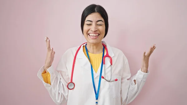 Young Beautiful Hispanic Woman Doctor Pointing Herself Surprise Expression Isolated — Stock Photo, Image