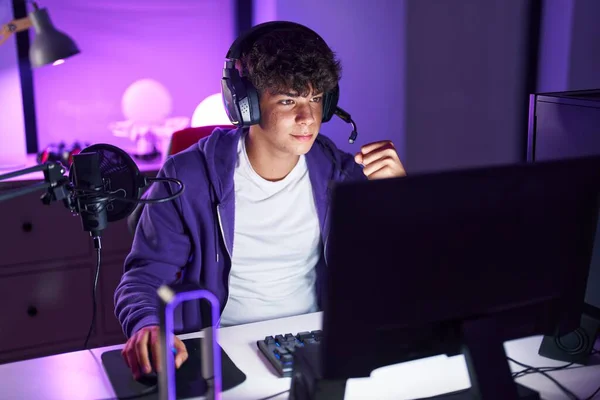 Young Hispanic Teenager Streamer Playing Video Game Winner Expression Gaming — Stock Photo, Image