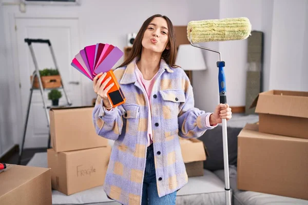 Young Brunette Woman Painting New Home Walls Paint Roller Looking — Stock Photo, Image