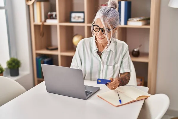 Middle Age Grey Haired Woman Using Laptop Credit Card Sitting — Photo