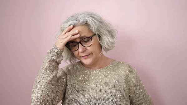 Middle Age Woman Grey Hair Worried Hand Forehead Isolated Pink — Stock Photo, Image