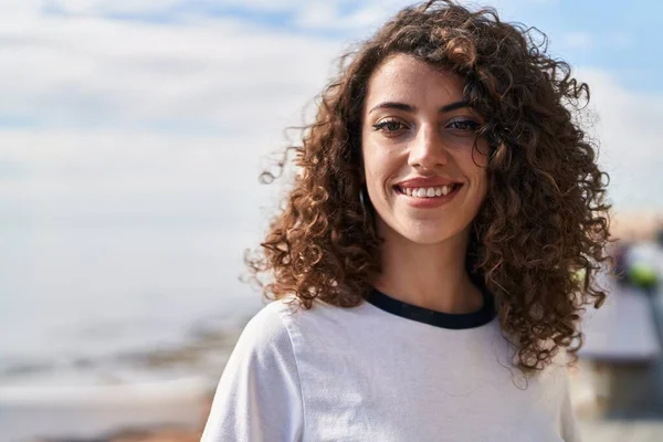 Young Hispanic Woman Smiling Confident Standing Seaside — Stock Photo, Image