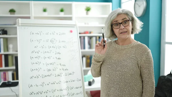 Middle Age Woman Grey Hair Teacher Teaching Maths Lesson University — Stok fotoğraf