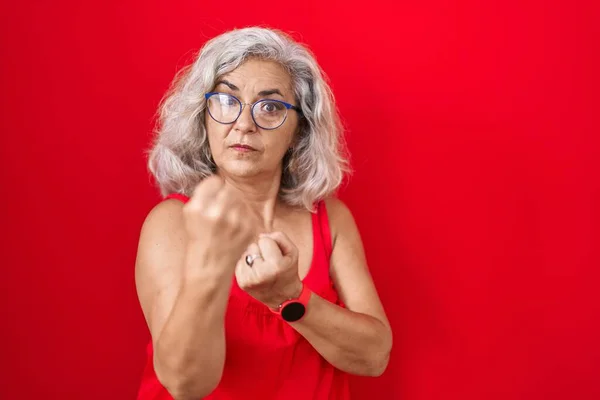 Middle Age Woman Grey Hair Standing Red Background Ready Fight — Stock Photo, Image