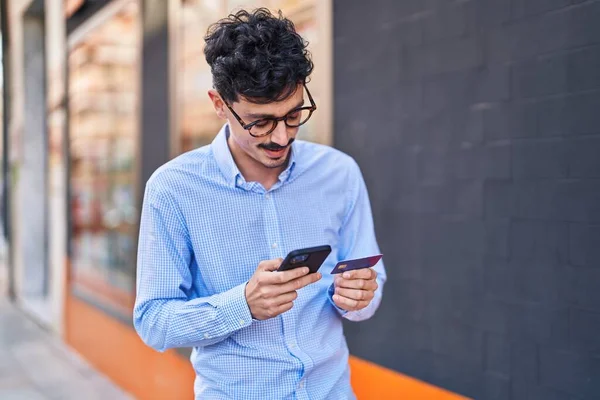 Young Caucasian Man Using Smartphone Credit Card Street — Stock fotografie