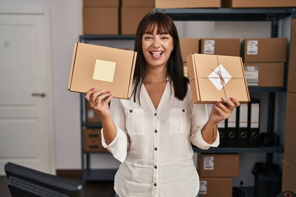 Young Brunette Woman Working Small Business Ecommerce Holding Packages Sticking — Photo