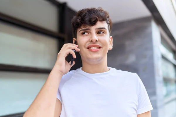 Non Binary Man Smiling Confident Talking Smartphone Street — Stock Fotó