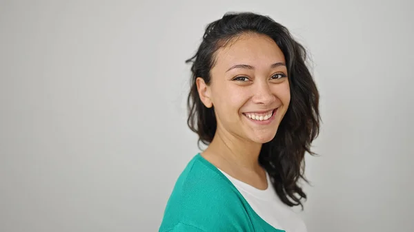 Jonge Mooie Latino Vrouw Glimlachen Zelfverzekerd Staande Geïsoleerde Witte Achtergrond — Stockfoto