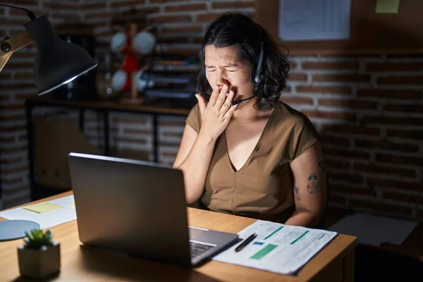 Young Hispanic Woman Working Office Night Bored Yawning Tired Covering — Stock Photo, Image