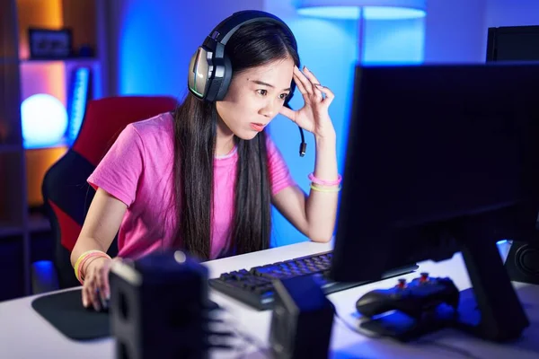 Young Chinese Woman Streamer Stressed Using Computer Gaming Room — ストック写真