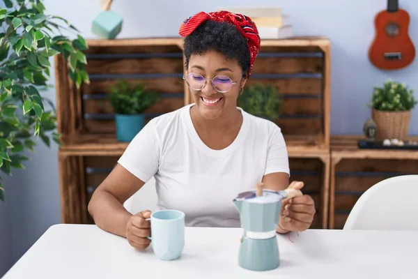 African American Woman Drinking Coffee Sitting Table Home — Stock fotografie