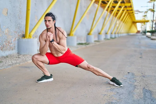 Young Man Stretching Legs Street — Stock Photo, Image
