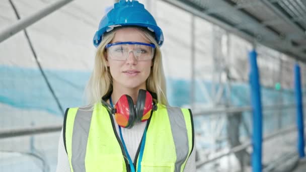 Young Blonde Woman Architect Smiling Confident Standing Street — Stock Video
