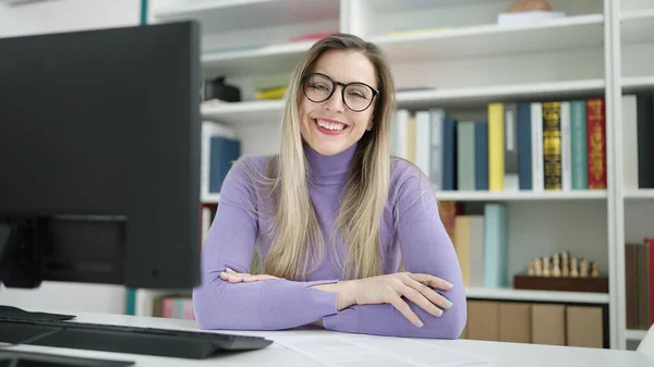 Young Blonde Woman Student Using Computer Studying Library University — Stockfoto