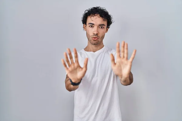 Hispanic Man Standing Isolated Background Moving Away Hands Palms Showing — Stock Photo, Image