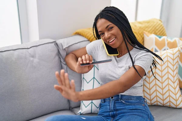 African American Woman Talking Smartphone Using Lime Home — Photo