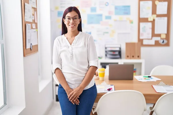 Young Beautiful Hispanic Woman Business Worker Smiling Confident Standing Office — Stock Photo, Image