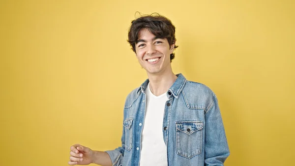 Young Hispanic Man Smiling Confident Standing Isolated Yellow Background — Stock fotografie