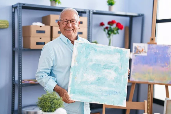 Senior Grey Haired Man Artist Smiling Confident Holding Draw Art — ストック写真