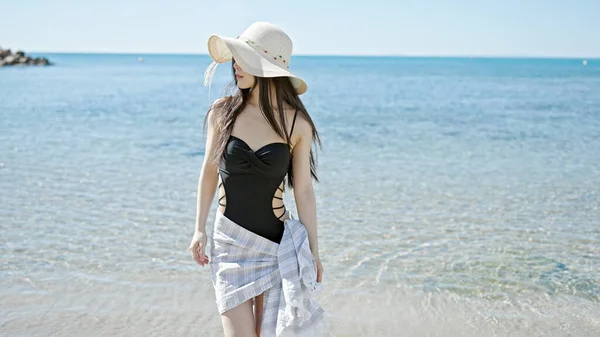 Young Chinese Woman Tourist Wearing Swimsuit Relaxed Expression Walking Seaside — Stock Photo, Image