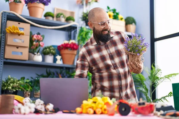 Young Bald Man Florist Using Laptop Holding Plant Flower Shop — Photo