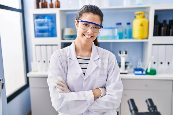 Young Beautiful Hispanic Woman Scientist Smiling Confident Standing Arms Crossed — Photo